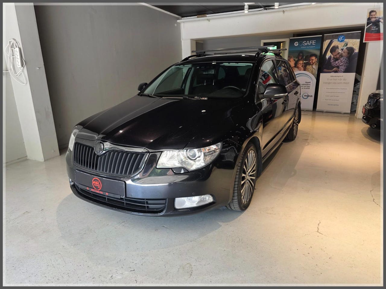 Skoda Superb EU\_OK TIL 2027//140HK//4x4DIESEL//SKINN//AC//REGREIM\_OK