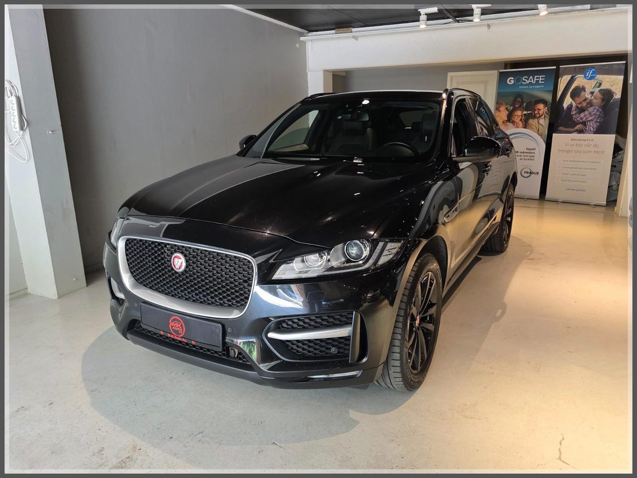 Jaguar F-PACE 2.0TD 180HK AWD AUTOMAT R-SPORT SKINN ACC KROK NAVI+++